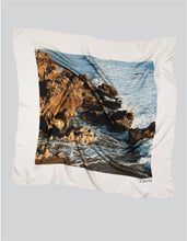 Cargar imagen en el visor de la galería, Pañuelo de seda 'Sea and Earth"