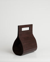 Cargar imagen en el visor de la galería, Bolso de Mano Tallado en Madera Oscura