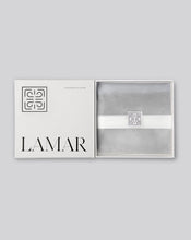 Cargar imagen en el visor de la galería, Pañuelo de Seda 'The Sealk'