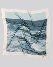 Cargar imagen en el visor de la galería, Pañuelo de Seda 'TRAFALGAR'