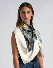 Cargar imagen en el visor de la galería, Pañuelo de seda 'Sea and Earth"
